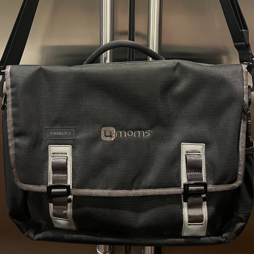 Timbuk2 Large Black Messenger Bag-Pockets not used. Near perfect.